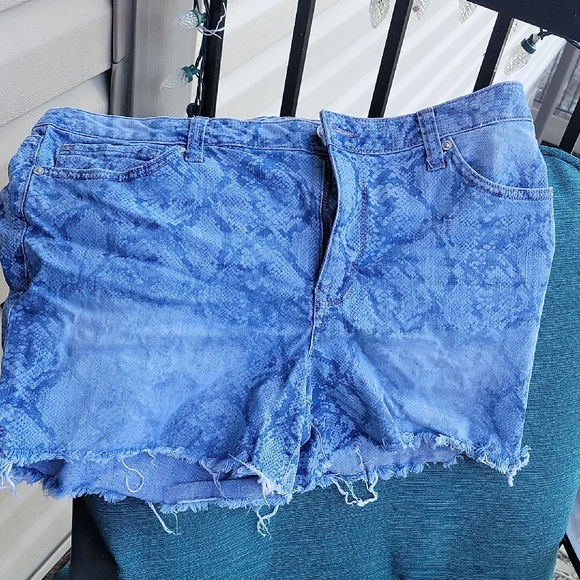 Seven7 Pants - Blue Denim Women's "Seven" Shorts Sz14